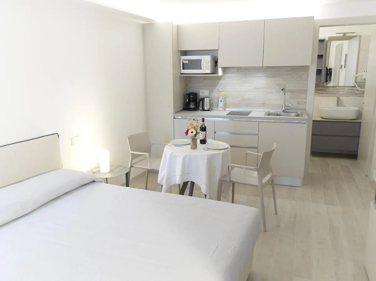 Appartamenti Ca' Gabri & Cici Garda  0*, Garda (Verona)